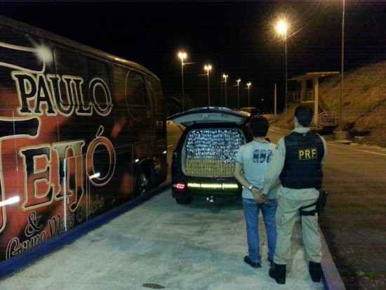 Tabletes estavam acondicionados dentro de caixas de madeira (Foto: PRF/Divulgação)